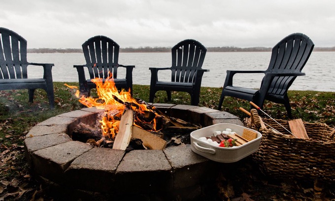 Fox Lake House | SPACIOUS and Stylish Lakefront Retreat, STUNNING Views, Firepit!