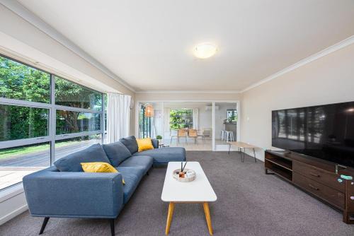 Ilam House | Spacious and Tranquil 4 Bed House Near UC