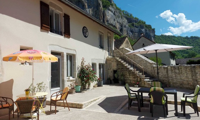 Baume-les-Messieurs Apartment | Spacious apartment at Domaine du Lynx in Baume-les-Messieurs