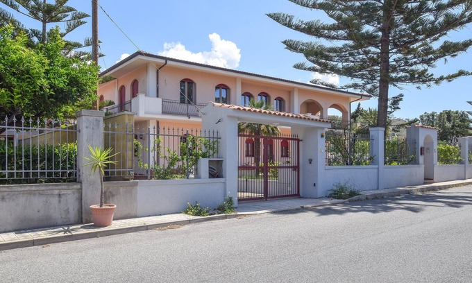 Bocale Apartment | Spacious apartment with plenty of space for the whole family and beautiful sea view.