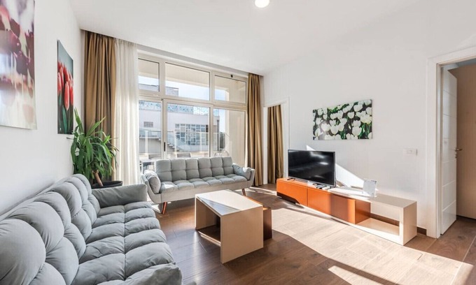 Qerek Apartment | Spacious apartment by the beach - Tulipani
