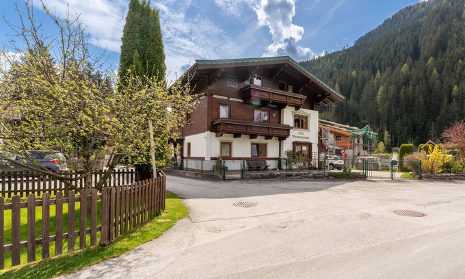 Wald im Pinzgau Apartment | Spacious apartment in quiet location