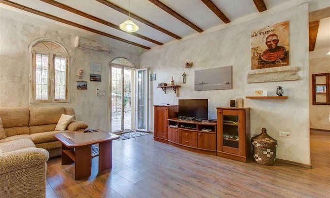 Cove Murtar Apartment | Spacious apartment Popi 2 with terrace, WIFI, barbecue....