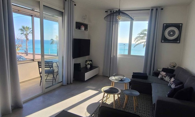 Cros-de-Cagnes Apartment | spacious Apartment 2 rooms on the sea side