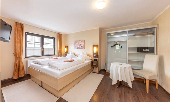 Bad Berleburg Apartment | Spacious apartment with conservatory for 5 people