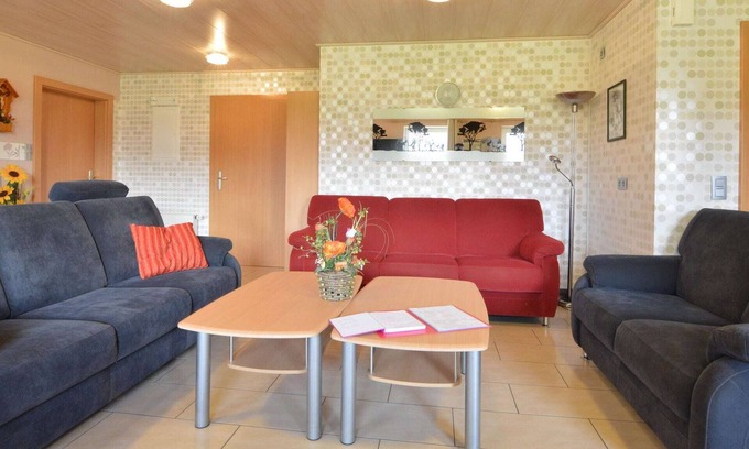 Burg-Reuland Apartment | Spacious Apartment in Grüfflingen with Sauna