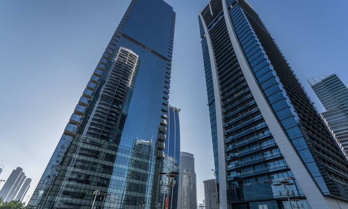 Jumeirah Lake Towers Apartment | Spacious Apartment Close to Dubai Marina Walk