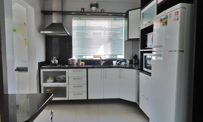 Centro Apartment | Spacious apartment, complete with swimming pool, 200m from the beach