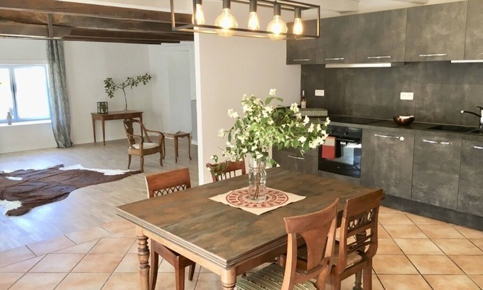 Cluny Apartment | Spacious apartment