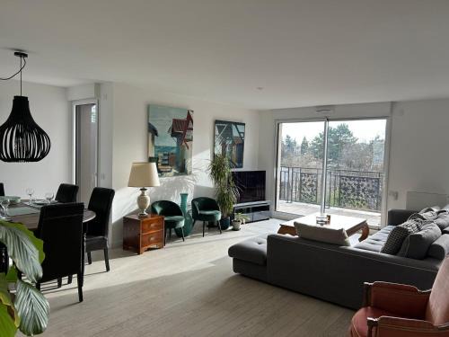 Saint-Cloud Apartment | Spacious apartment - gates of paris
