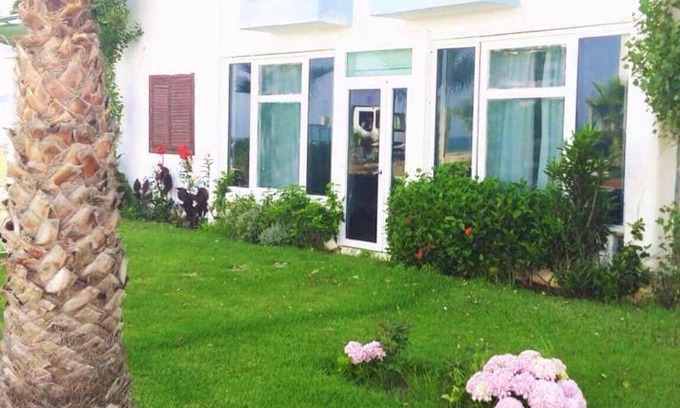 Restinga Smir Apartment | Spacious Apartment in Fnideq with Terrace and Garden
