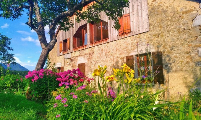 Burdignin Apartment | Spacious apartment in LA ROCHE AUX FEES with sauna and gym