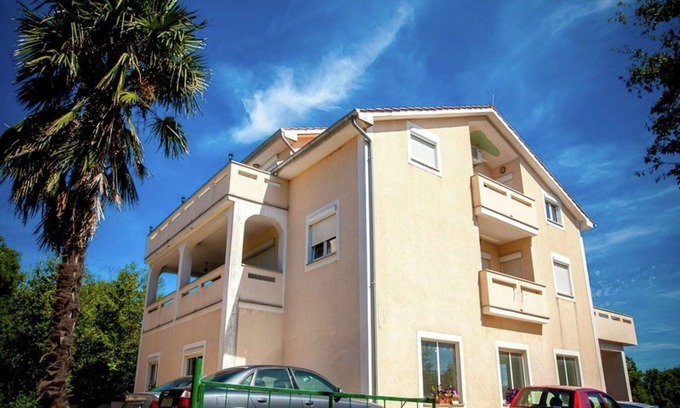 Sabljici Apartment | Spacious Apartment in The Croatian Islands