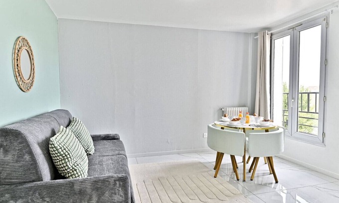 Gagny Apartment | Spacious apartment in the Paris suburbs
