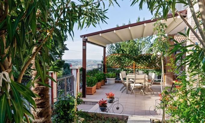 Saludecio Apartment | Spacious Apartment near Saludecio