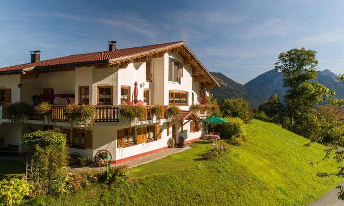 Buerserberg Apartment | Spacious apartment with lovely garden