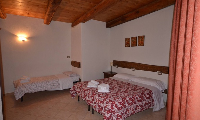 Soucheres-Basses Apartment | Spacious apartment with two bathrooms