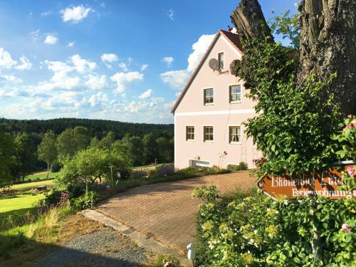 Schoensee Apartment | Spacious Apartment with Sauna in Schonsee