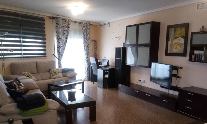 Paterna Apartment | Spacious apartment with pool. Very close to Valencia. (4,5Km)