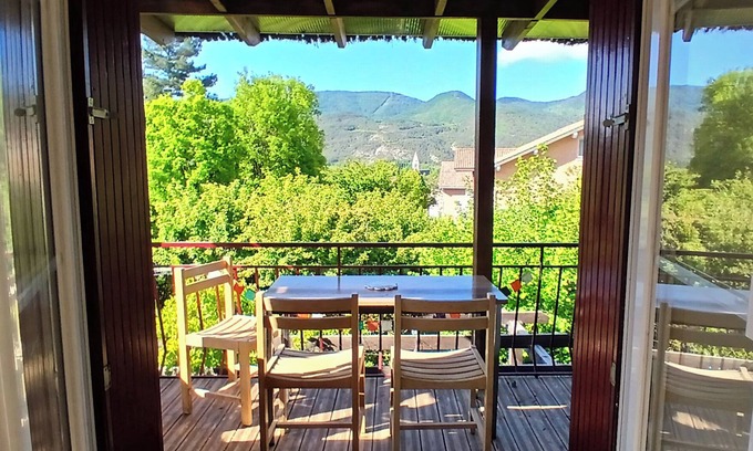 Chorges Apartment | Spacious apartment with terrace 5 minutes' walk from the center