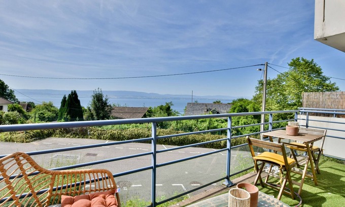 Publier Apartment | Spacious apartment with pool, balcony, parking and wifi in Publier