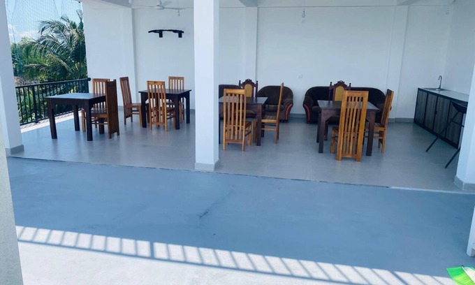 Kamburugamuwa Apartment | Spacious apartment with 13 bedrooms with bathrooms.Fiber wifi also have
