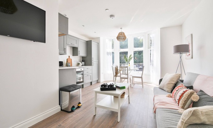 Cathays Apartment | Spacious Apartments with Private Parking