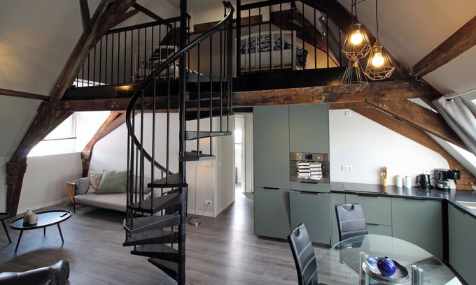 Vianen Apartment | Spacious appartment in historic building