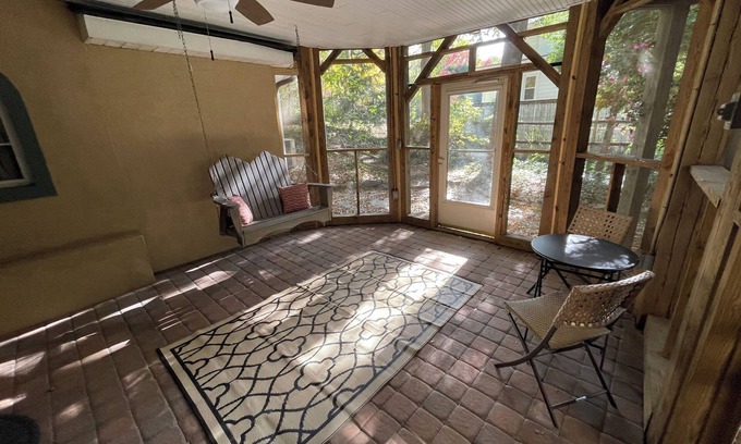 Winston - Salem Apartment | Spacious Ardmore Garden Apartment