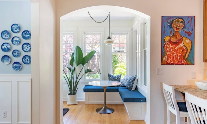 North Admiral House | Spacious Art Filled Craftsman with Garden Oasis - Near Beach & City