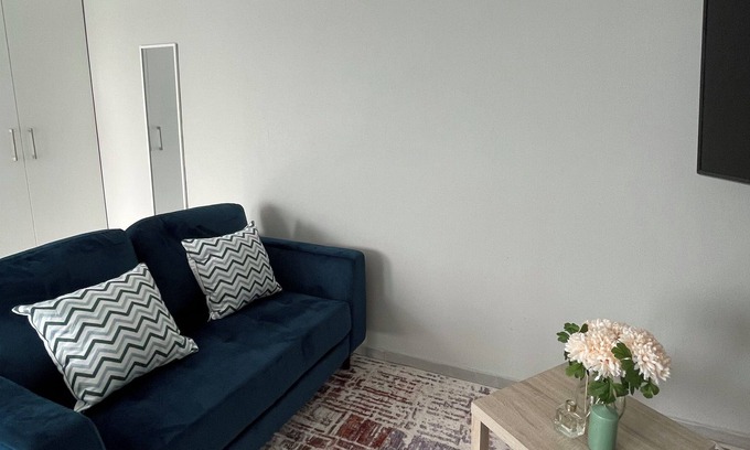 Kempton Park Apartment | Spacious Bachelor Apartment Overlooking a Dam, Property is pet Friendly