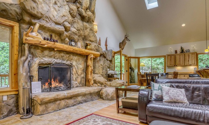 Zigzag Cabin | Spacious Barlow Trail Lodge, 2 fireplaces, media room, hot tub
