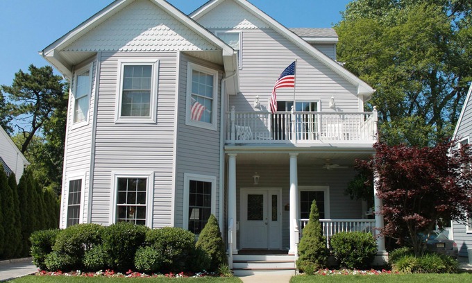 Spring Lake House | Spacious Beach House Just 4 Blocks to South End Beach Pavilion