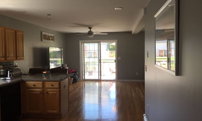 Niantic House | Spacious Beach House walking distance to the beach