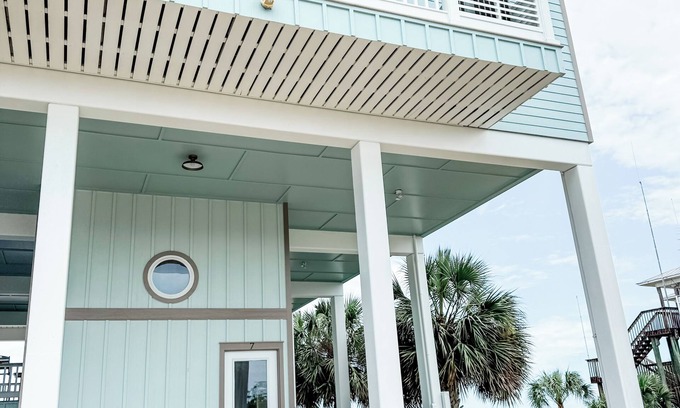 Crawfordville House | Spacious beachfront 4-bedroom house in charming Crawfordville