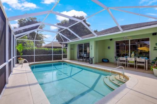Naples Park House | Spacious Beautiful 4 Bed 3 Bath Pool Near Beach
