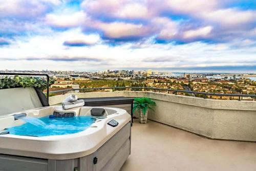 Roseville - Fleet Ridge House | Spacious Beautiful Home with Stunning Bay Views