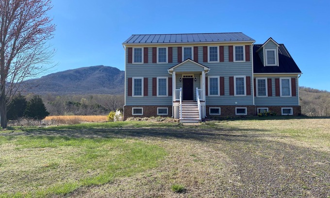 Etlan House | Spacious, Beautiful, Quiet Home with Amazing Old Rag Views