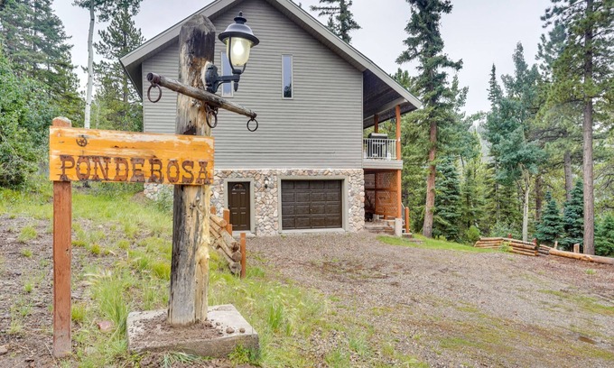 Beaver Cabin | Spacious Beaver Getaway Near Eagle Point Resort!