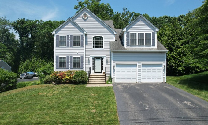 Narragansett House | Spacious Bonnet Retreat!