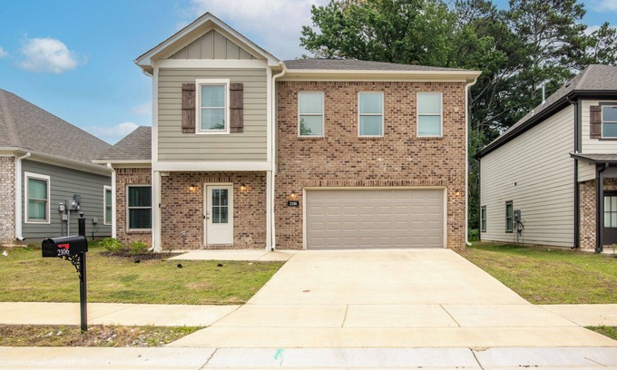 Cullman House | Spacious Brand New 5 Bedroom Home in Cullman