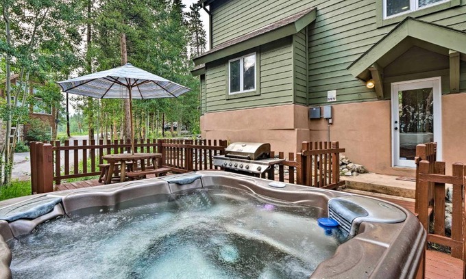 Warrior's Mark West House | Spacious Breck Gem with Hot Tub Walk to Ski Shuttle
