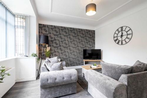 St Helens House | Spacious & Bright 3 Bedroom House in St Helens