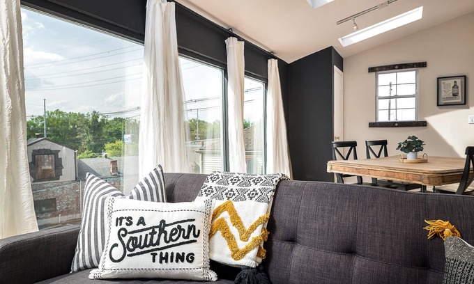 Clifton Apartment | Spacious BRIGHT Apt atop premier Restaurant! YUM!