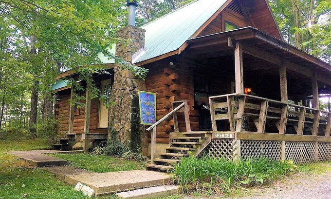 Hico Cabin | Spacious Cabin sleeps 8!