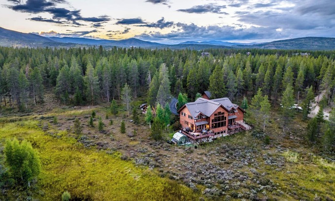 Granby House | Spacious cabin w/hot tub & fire pit