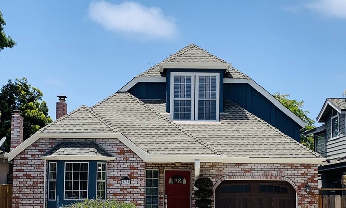 Capitola House | Spacious Capitola Home, Inviting LARGE backyard, BBQ and minutes to the BEACH!