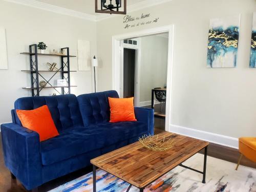 Montgomery House | Spacious Centrally Located 3 Bed 2 Bath - Sleeps 8