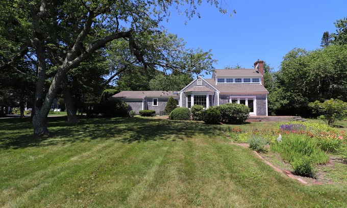 Dennis House | Spacious charmer close to CC Museum of Art, Cape Cinema, Playhouse,restaurants, and bay beaches.