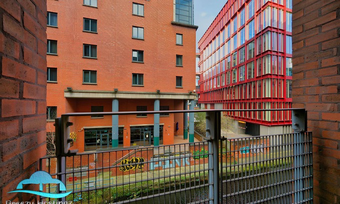 Castlefield Apartment | Spacious City Centre Apartment